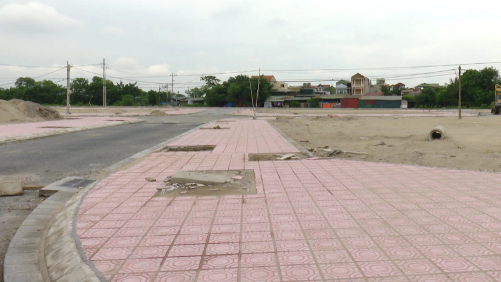 Xã Phượng Dực dừng đấu giá 55 thửa đất