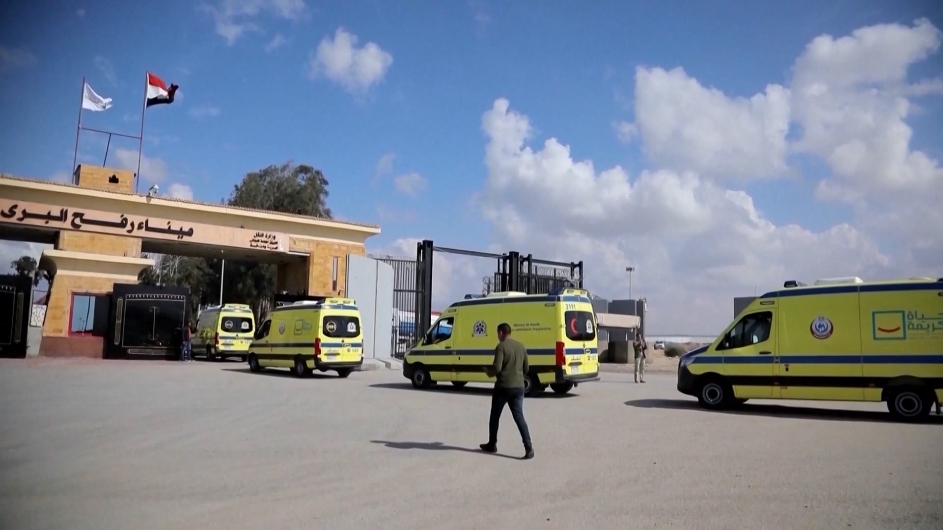 Cửa khẩu Rafah mở cửa trở lại sau ba tuần tê liệt