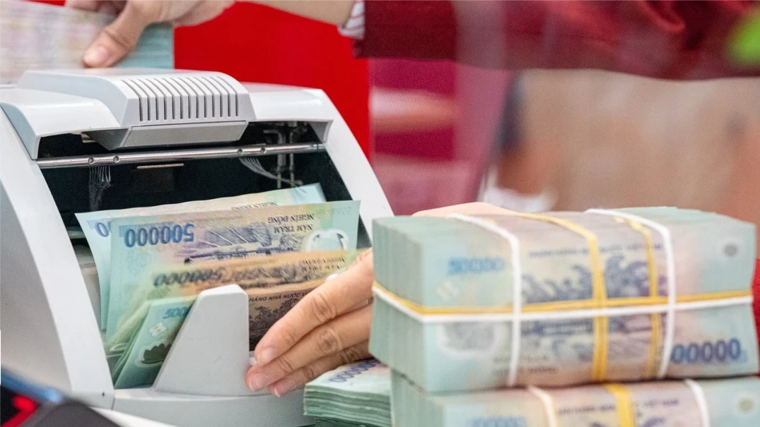 Lãi suất tiết kiệm lên 8%/năm