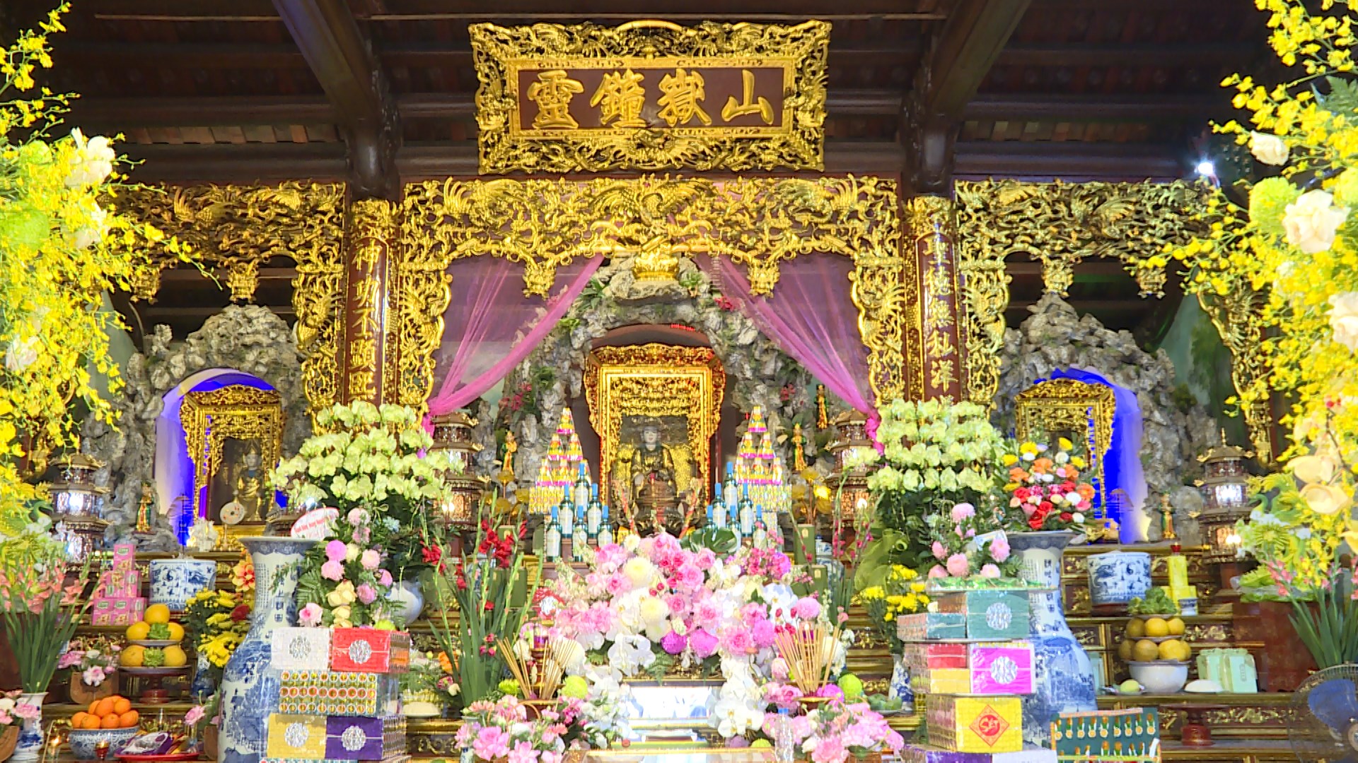 Nét đẹp tín ngưỡng thờ Mẫu tại hội đền Lộ, đền Dầm