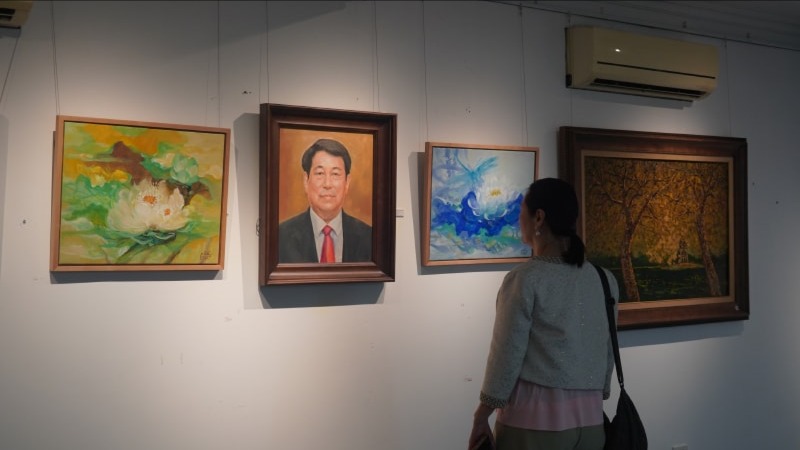 Việt Nam vươn mình qua góc nhìn hội hoạ