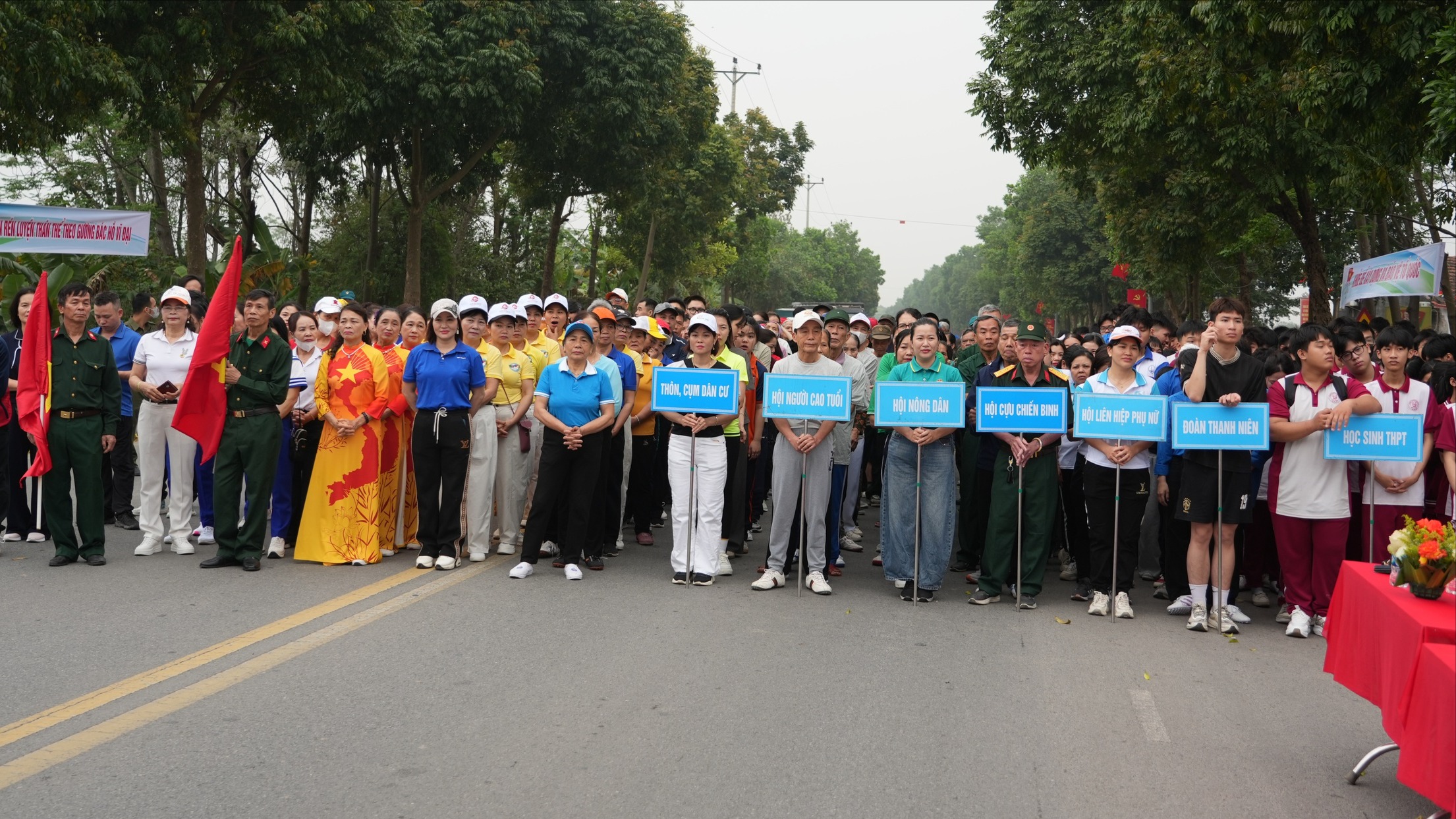Xã Liên Minh phát động Ngày chạy Olympic vì sức khỏe toàn dân