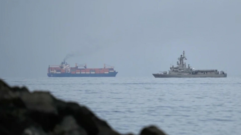 NATO tuyên bố có thể mở lại eo biển Hormuz