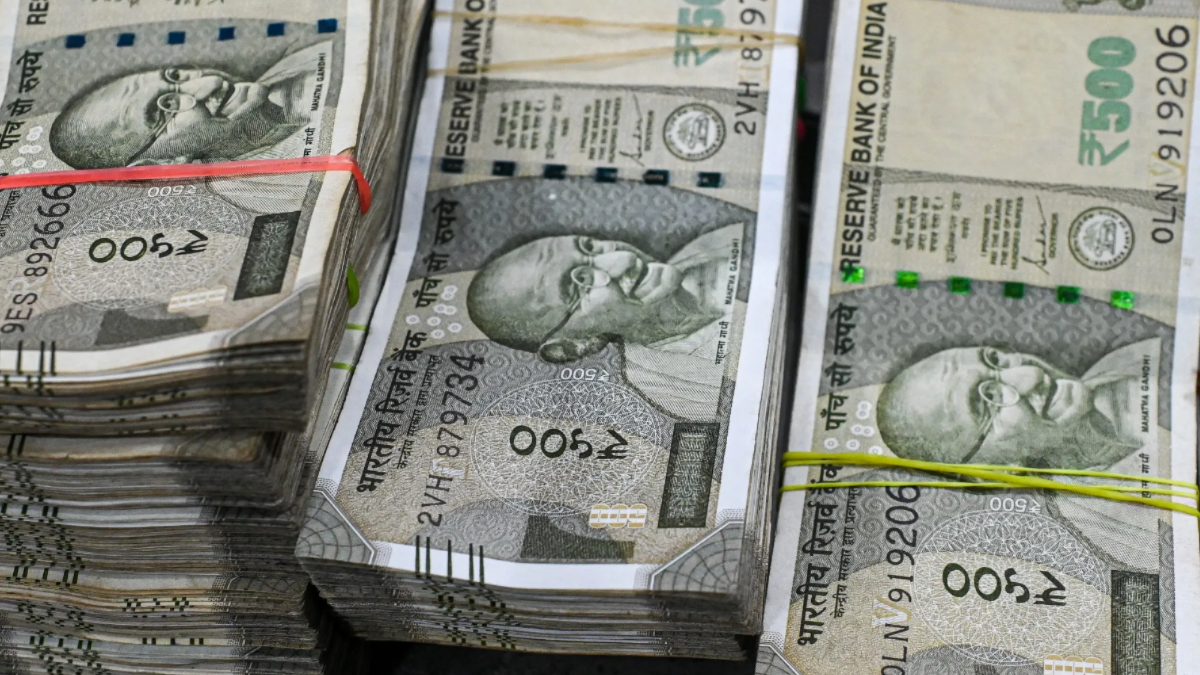 Ấn Độ: Đồng rupee giảm kỷ lục do xung đột Trung Đông