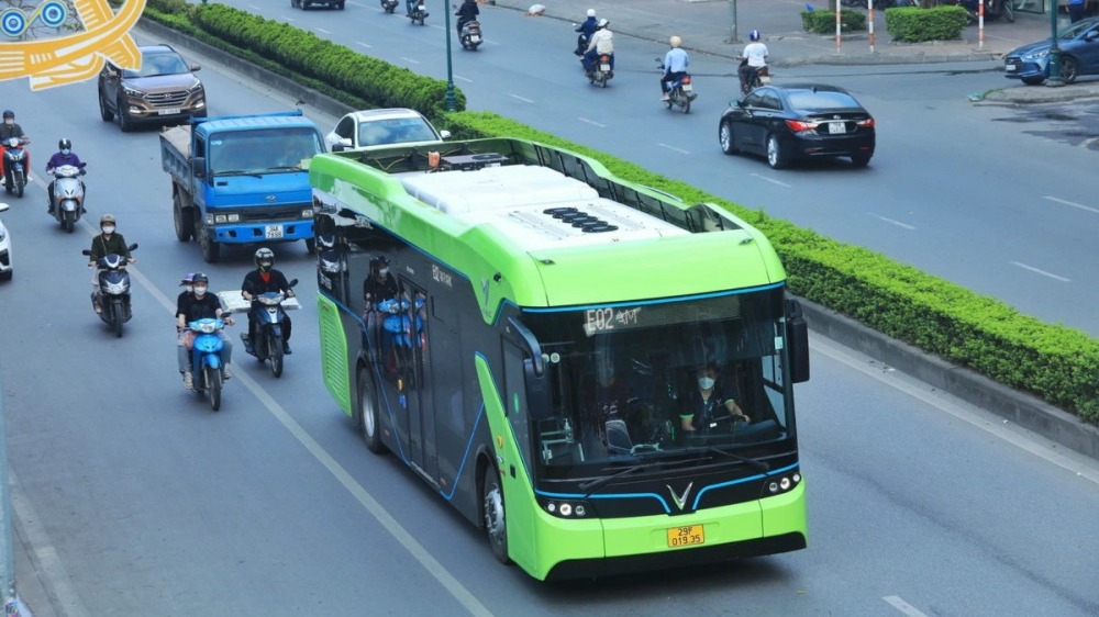 Đề xuất điều chỉnh các tuyến buýt theo lộ trình chuyển đổi giao thông 'xanh'