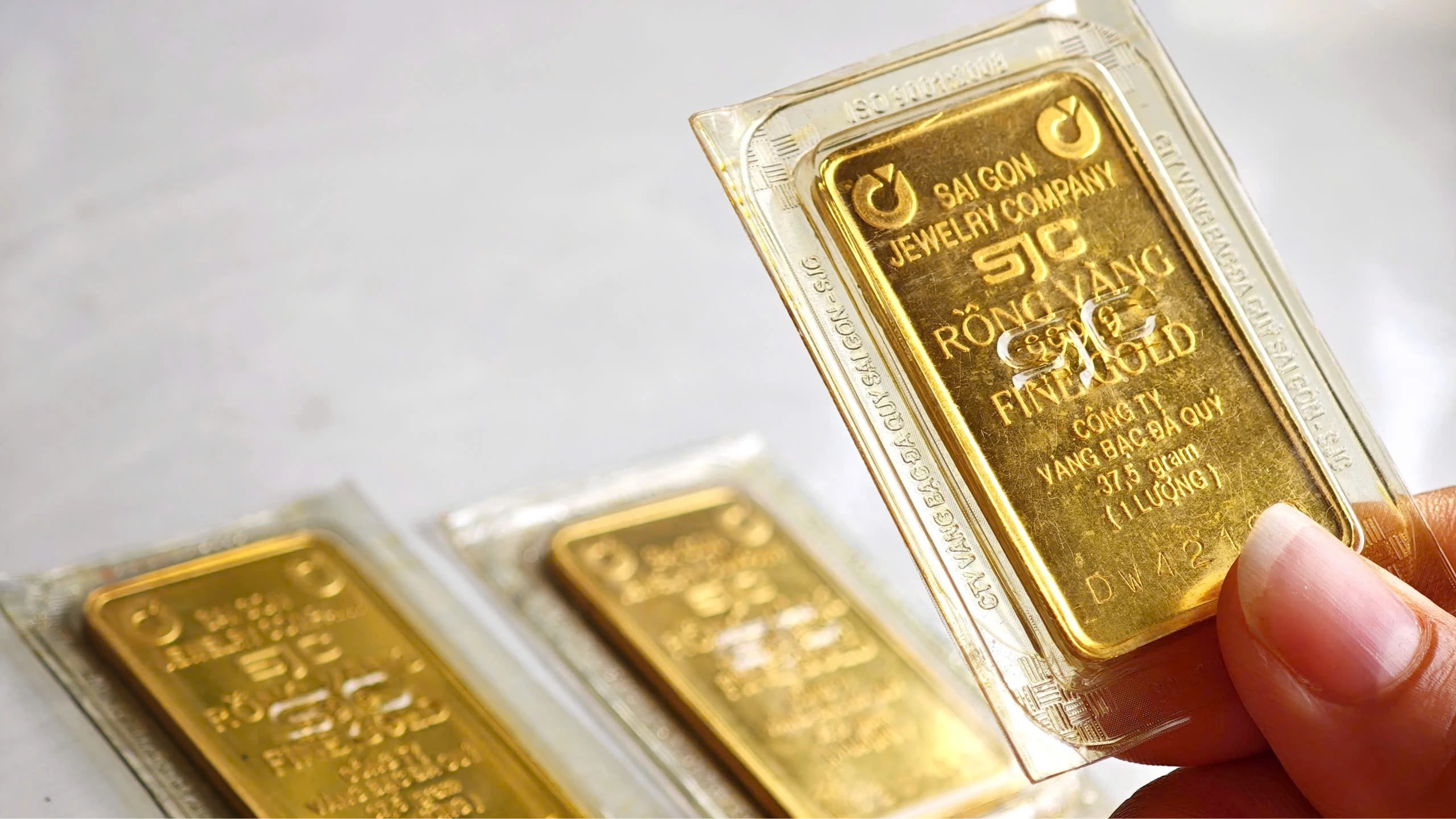 Ngày 23/3, giá vàng trong nước giảm mạnh hơn 7 triệu đồng/lượng