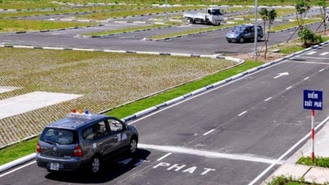 Đề xuất học viên phải xem clip tai nạn trước khi thi bằng lái