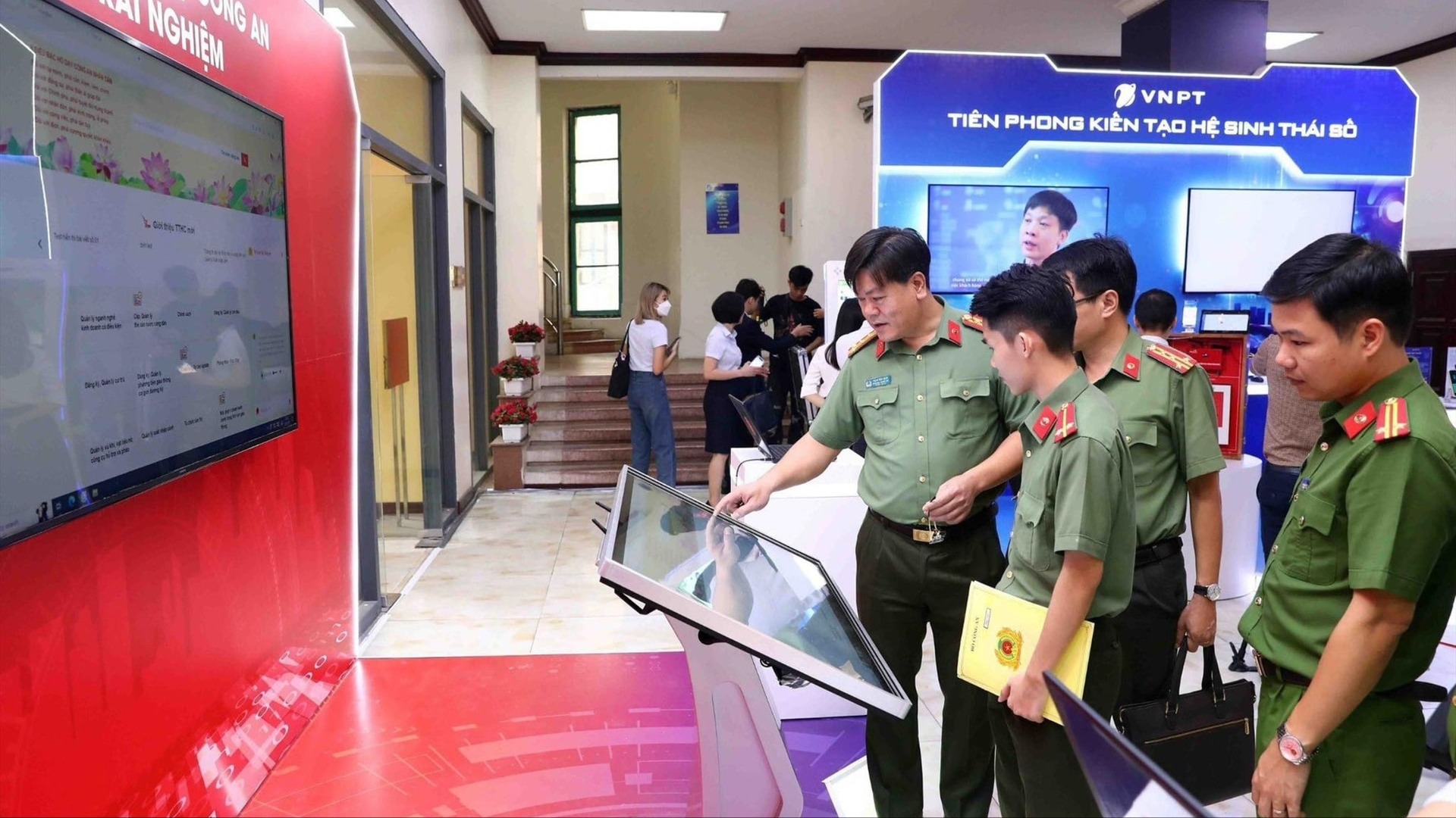 Tiên phong ứng dụng công nghệ phục vụ bảo đảm an ninh