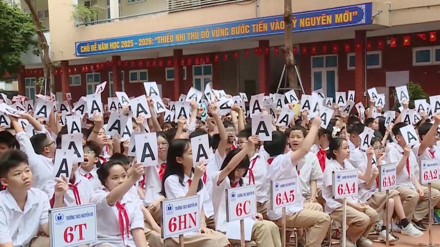 Ngày hội Tiếng Anh: Thử thách và toả sáng