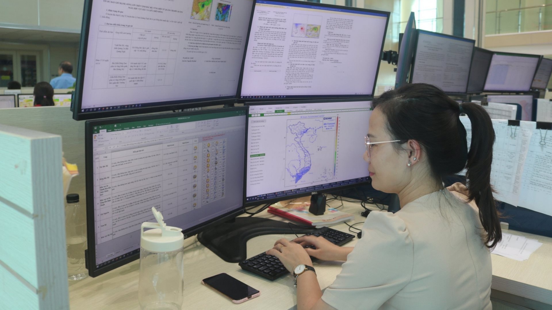 Hiện đại hóa ngành khí tượng thủy văn