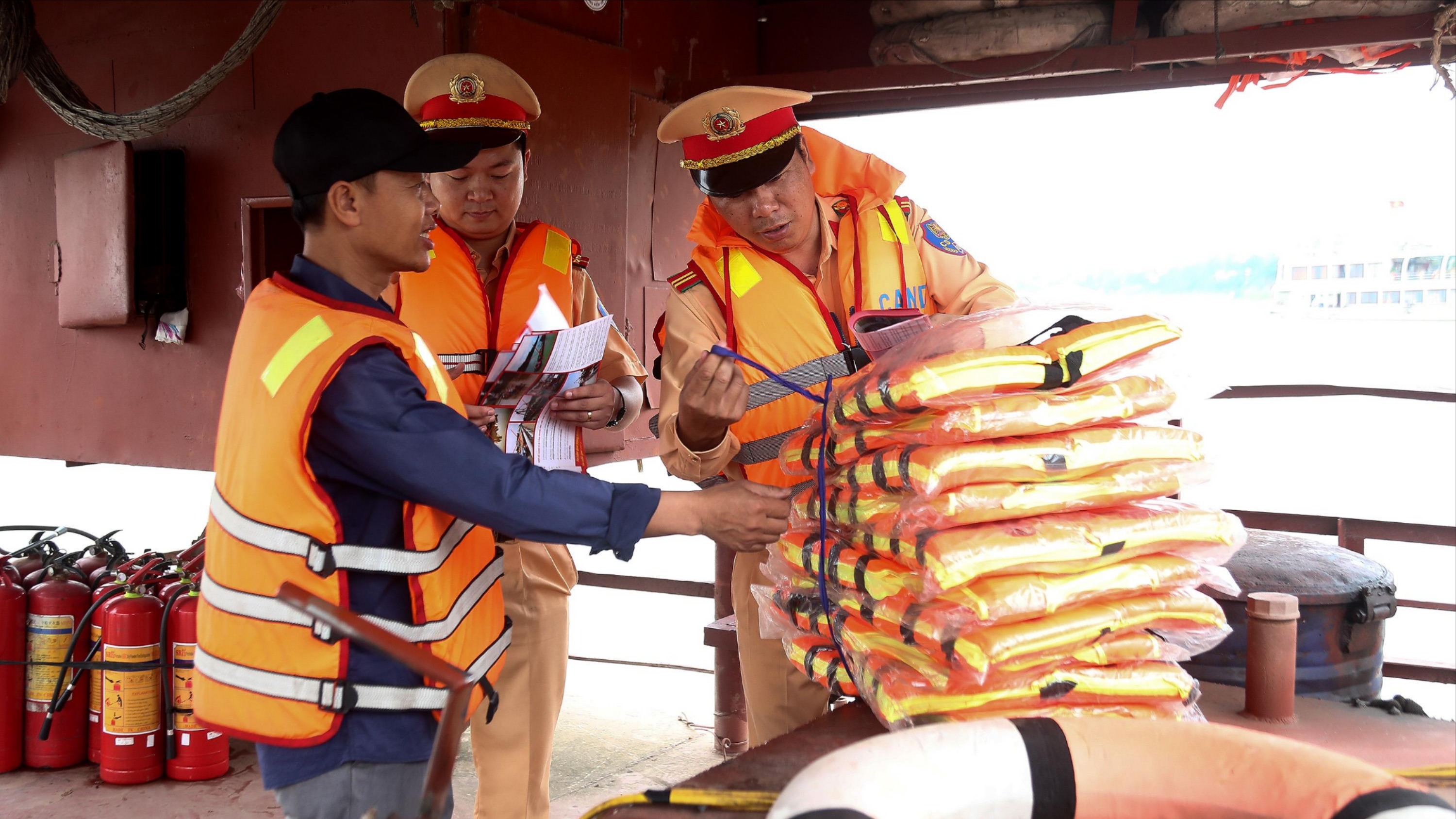 Mô hình 'bến khách 3 nhất', nâng cao ATGT đường thủy