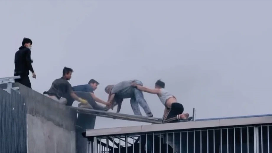 Những người hùng thầm lặng giữa hỏa hoạn