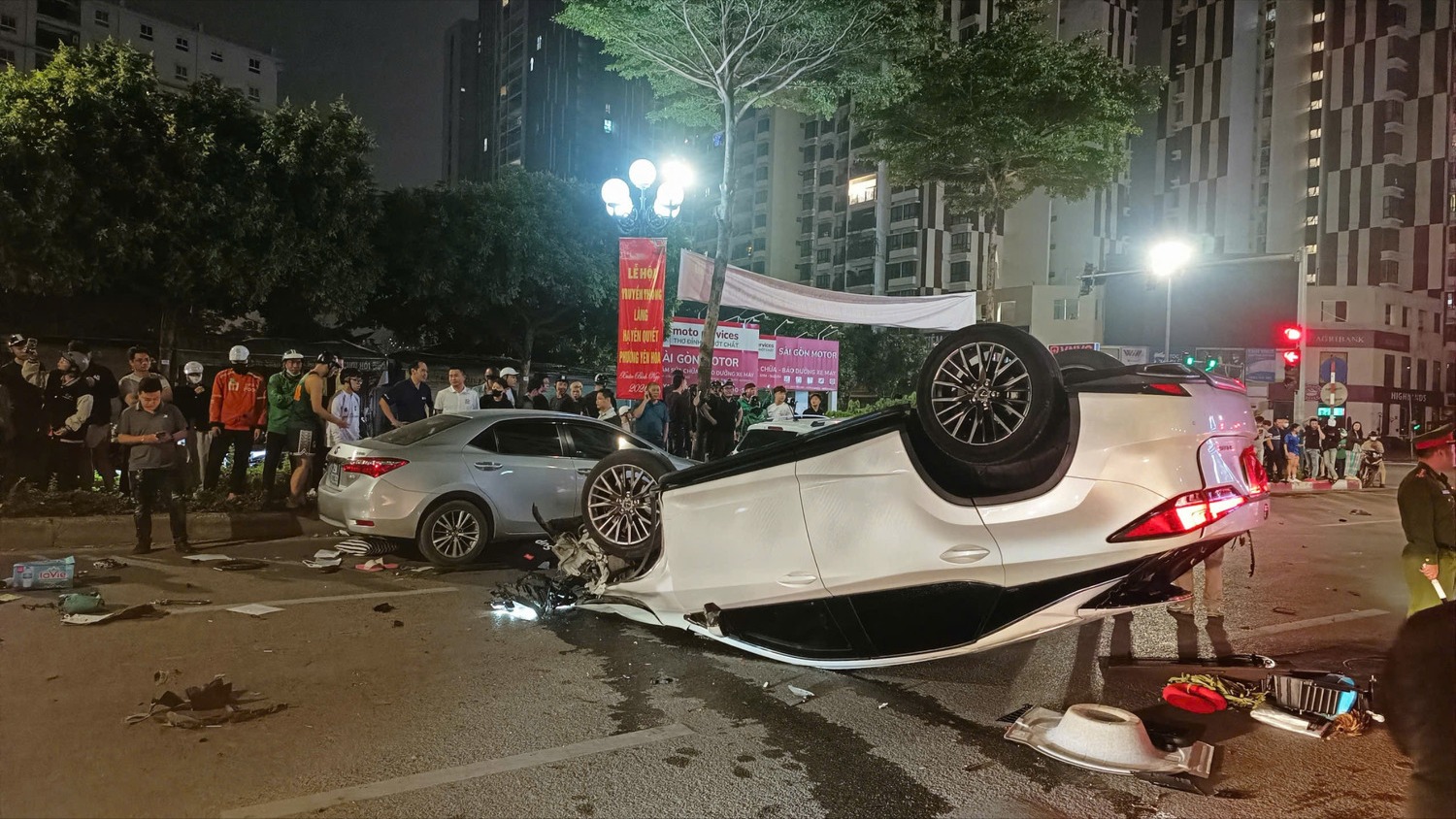 Thông tin vụ tai nạn liên hoàn trên đường Trung Kính