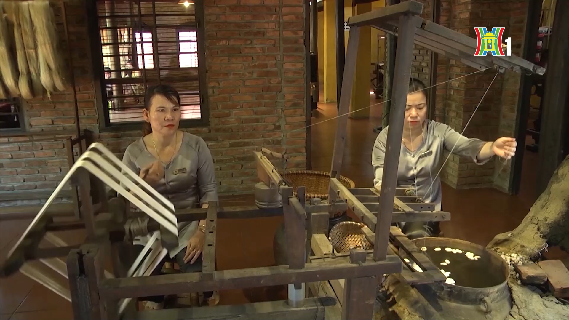 Hồi sinh nghề dệt lụa Mã Châu | Trăm miền hội tụ | 28/03/2026