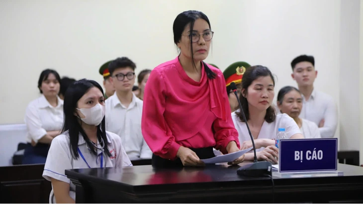 Cựu Hiệu trưởng lạm thu tiền học thêm bị tuyên phạt 3 năm tù