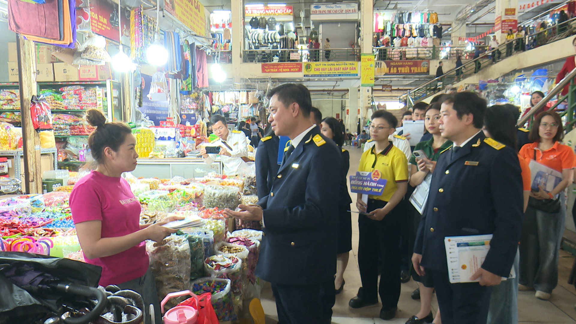 Cầm tay chỉ việc, hỗ trợ hộ kinh doanh kê khai thuế