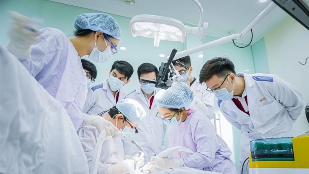 Từ năm 2027, bác sĩ phải thi đánh giá năng lực trước khi hành nghề