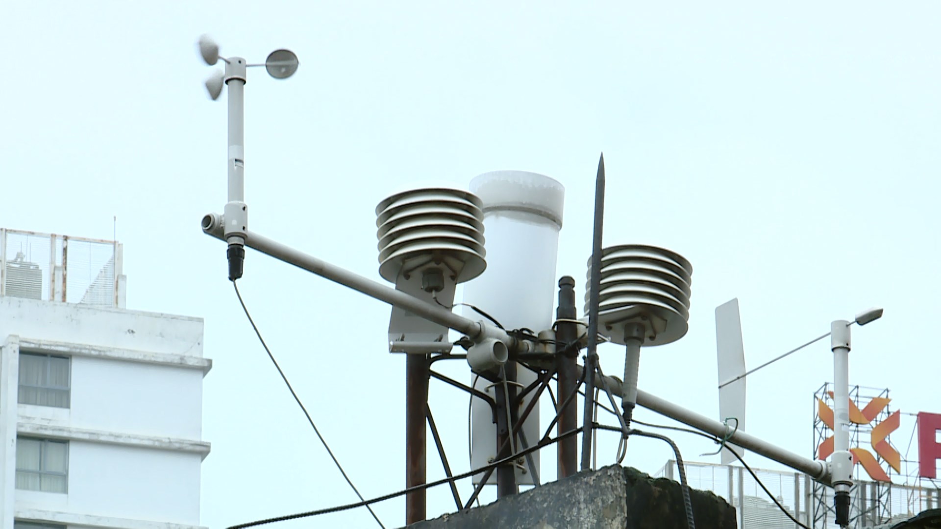 Tăng cường biện pháp phát hiện nguồn gây ô nhiễm không khí