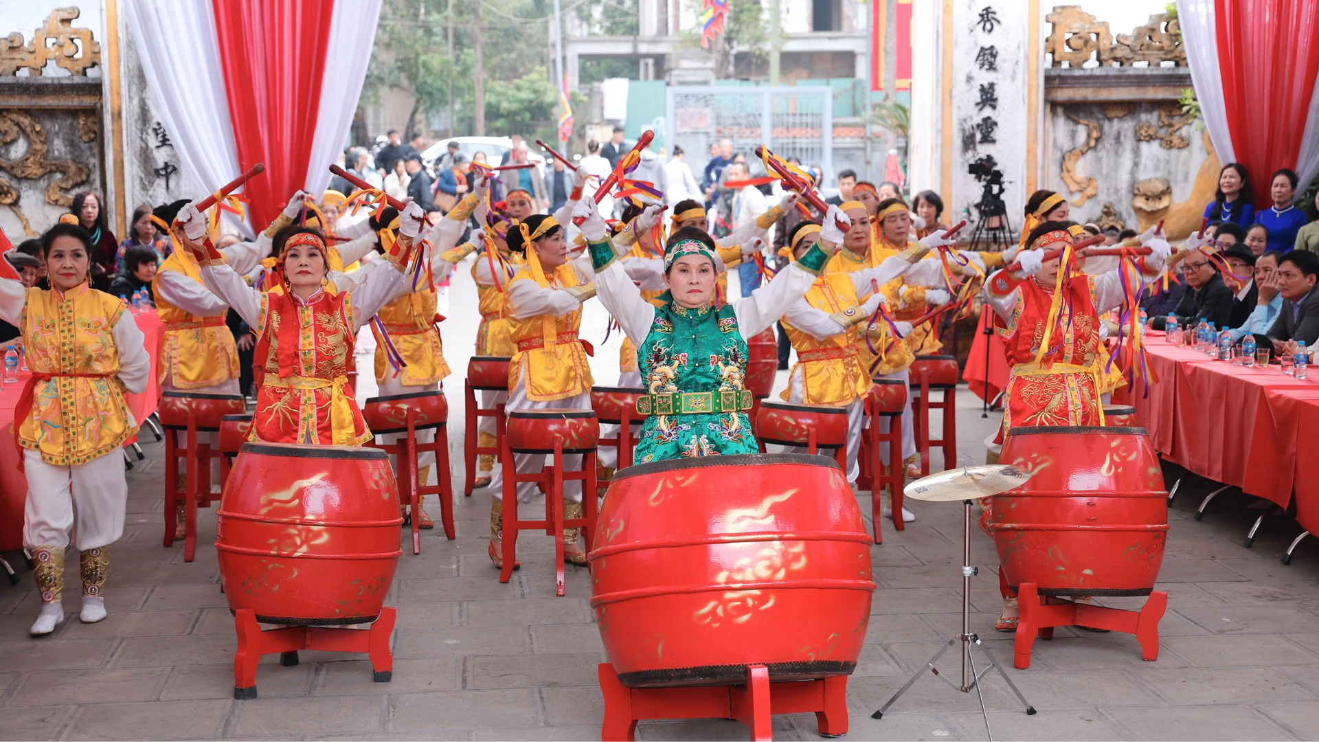 Khai mạc lễ hội làng Hạ Yên Quyết 2026