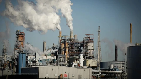 Giá dầu Brent vượt 116 USD/thùng trước nguy cơ gián đoạn nguồn cung