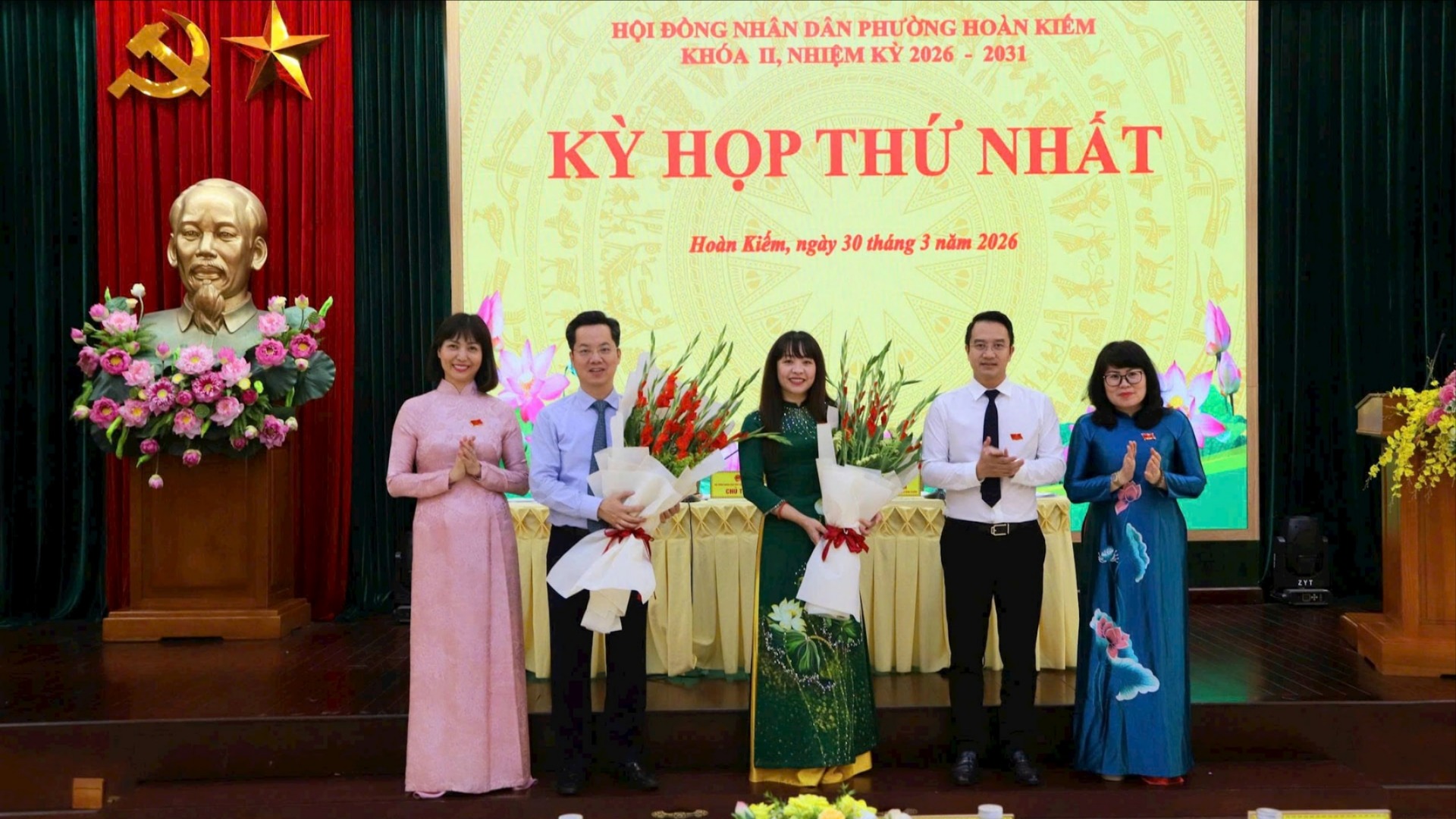 Phường Hoàn Kiếm họp kỳ thứ nhất HĐND khóa II