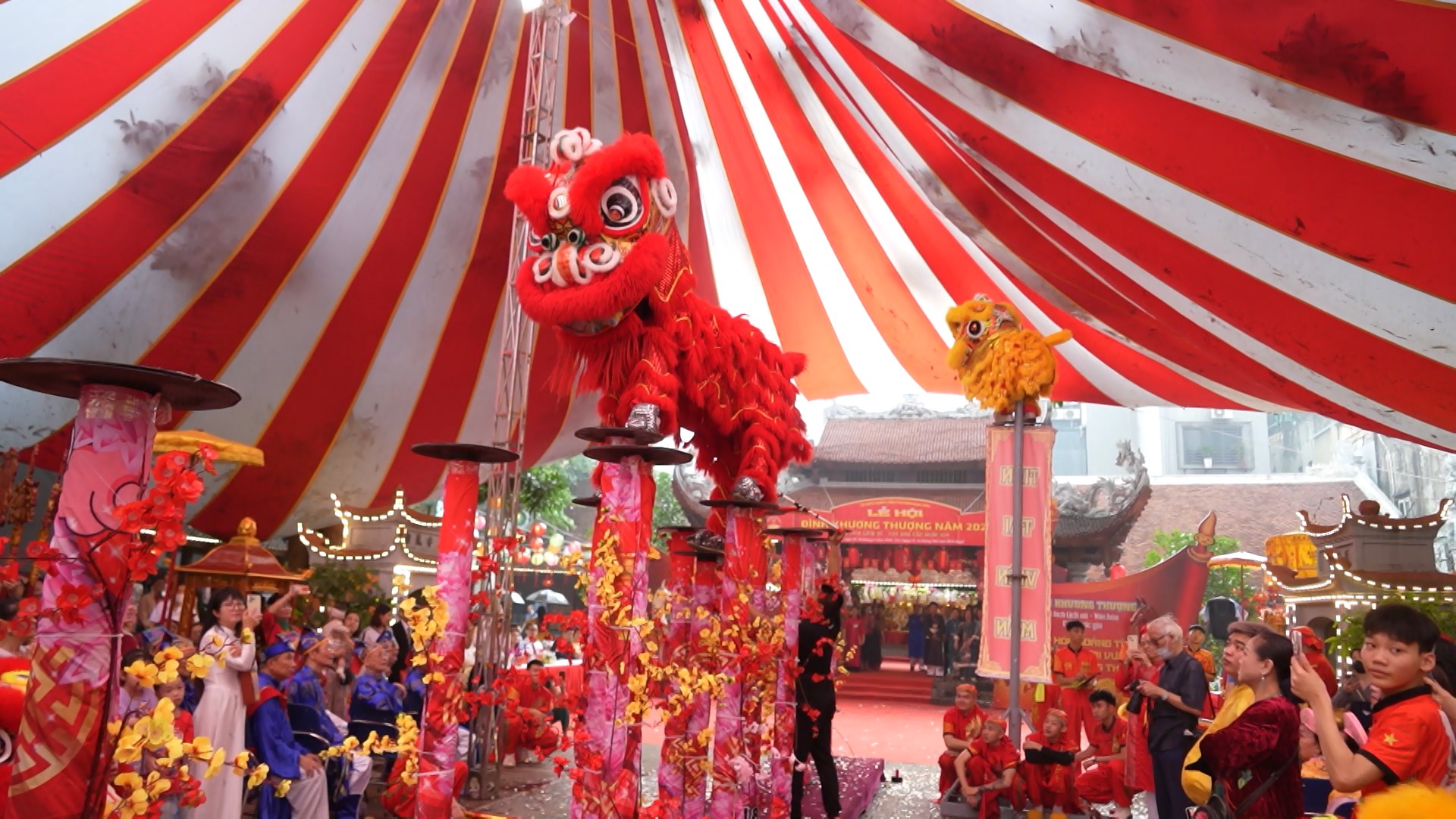 Đình làng Khương Thượng tưng bừng mùa lễ hội