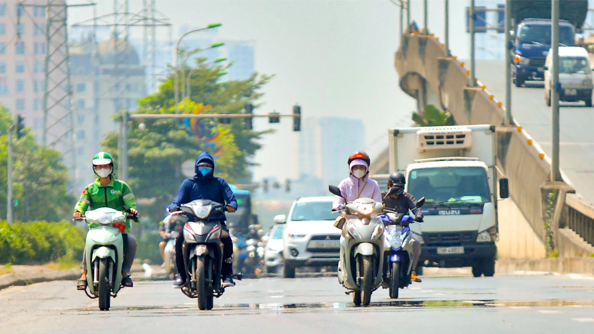 Thời tiết 31/3: Hà Nội ban ngày trời nắng, nhiệt độ cao nhất 37 độ