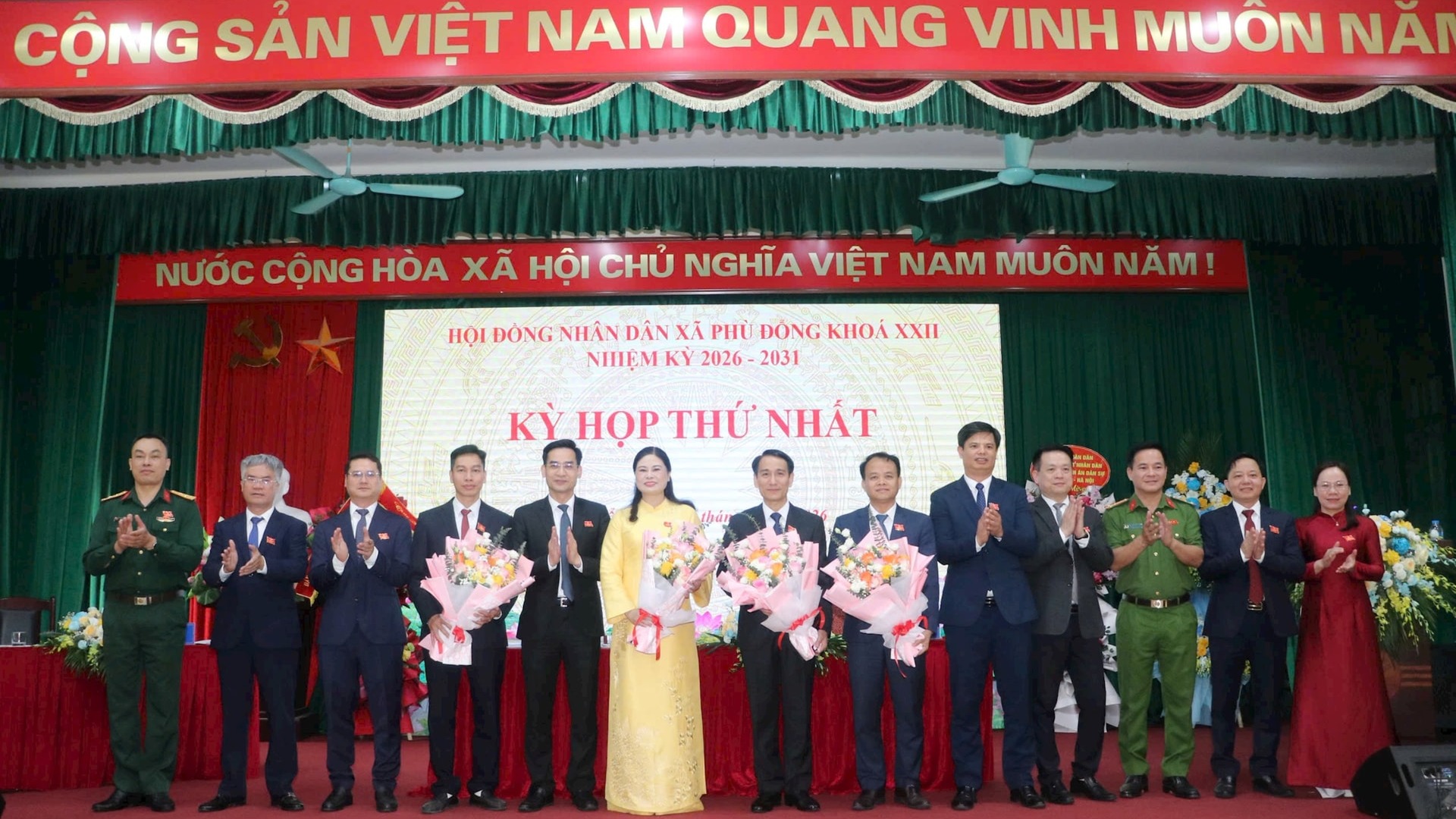 Phù Đổng kiện toàn bộ máy, thông qua kế hoạch phát triển dài hạn 