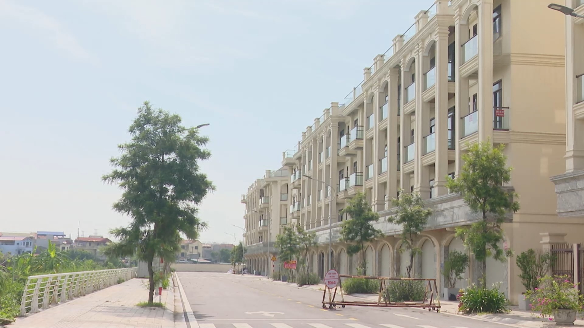 Mặt bằng giá neo cao khiến tồn kho BĐS tăng mạnh