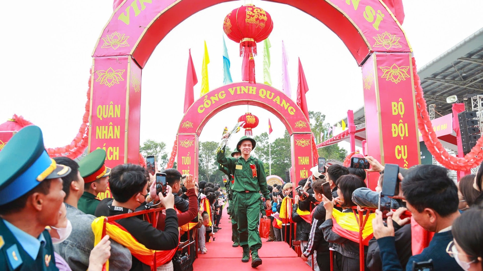 Tuổi trẻ Thủ đô viết tiếp ước mơ trong màu áo lính