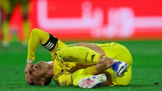 Al Nassr xác nhận Cristiano Ronaldo dính chấn thương nghiêm trọng Al Nassr xác nhận Cristiano Ronaldo dính chấn thương nghiêm trọng