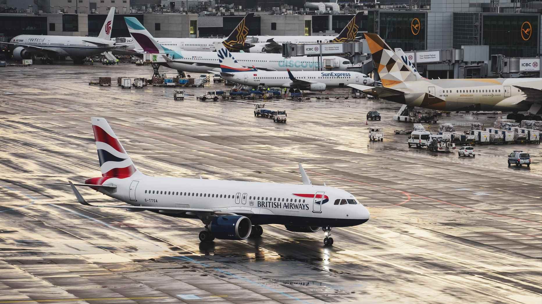 Thêm nhiều chuyến bay bị hủy vì chiến sự Trung Đông