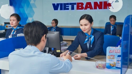 Ngân hàng đầu tiên nâng lãi suất trong tháng 3