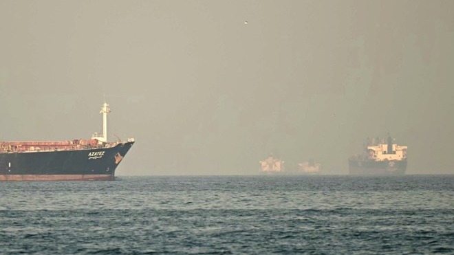 Trung Quốc đàm phán với Iran về vận chuyển dầu qua Hormuz