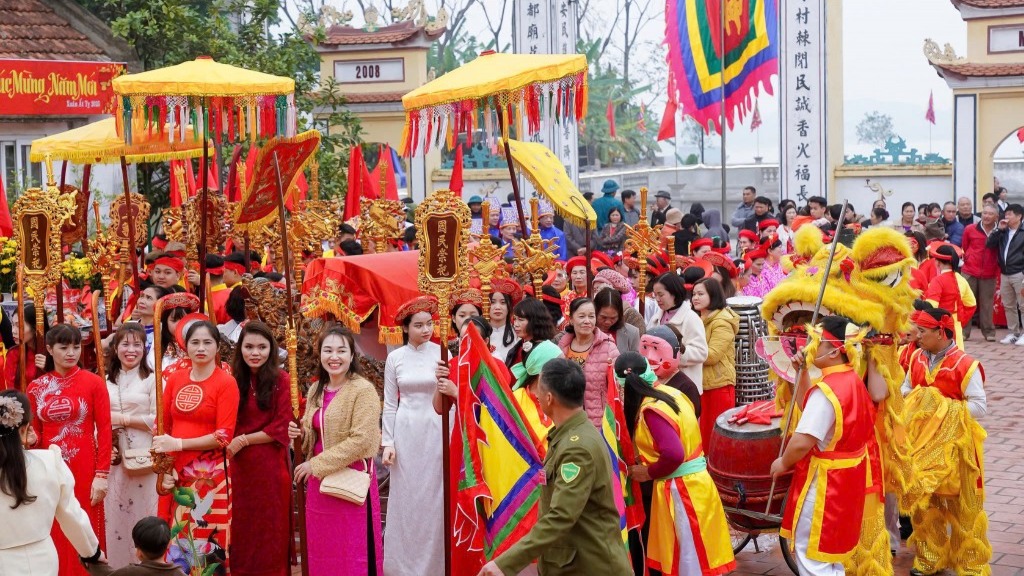 Giữ mạch nguồn văn hóa Việt từ những lễ hội Xuân