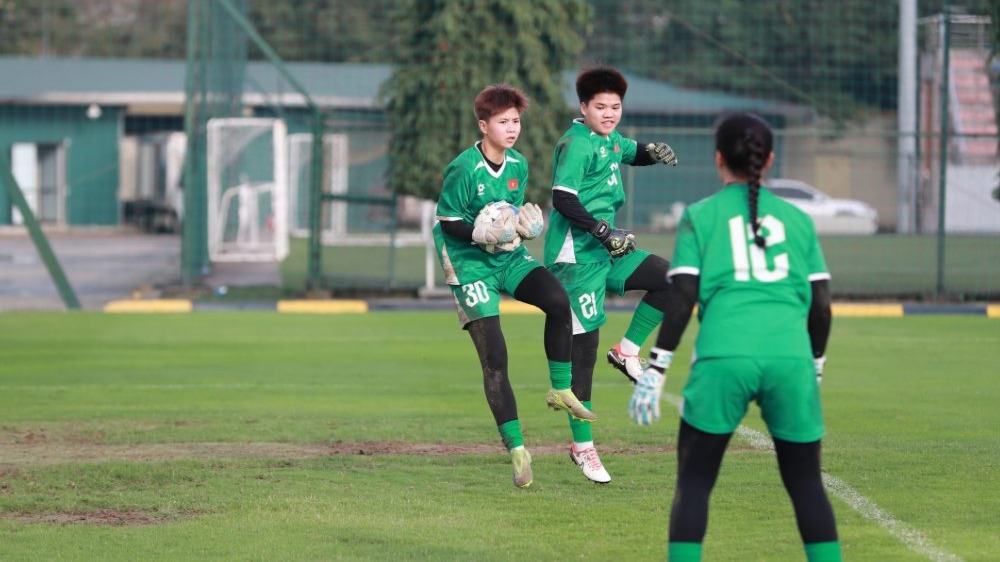 ĐT U20 nữ Việt Nam hào hứng trước chuyến tập huấn