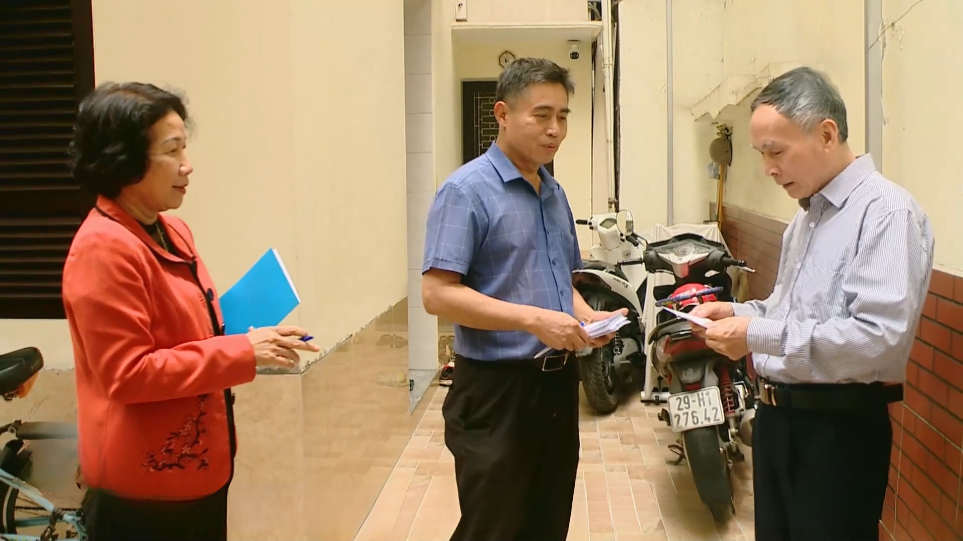 Hà Nội tiến hành phát thẻ cử tri