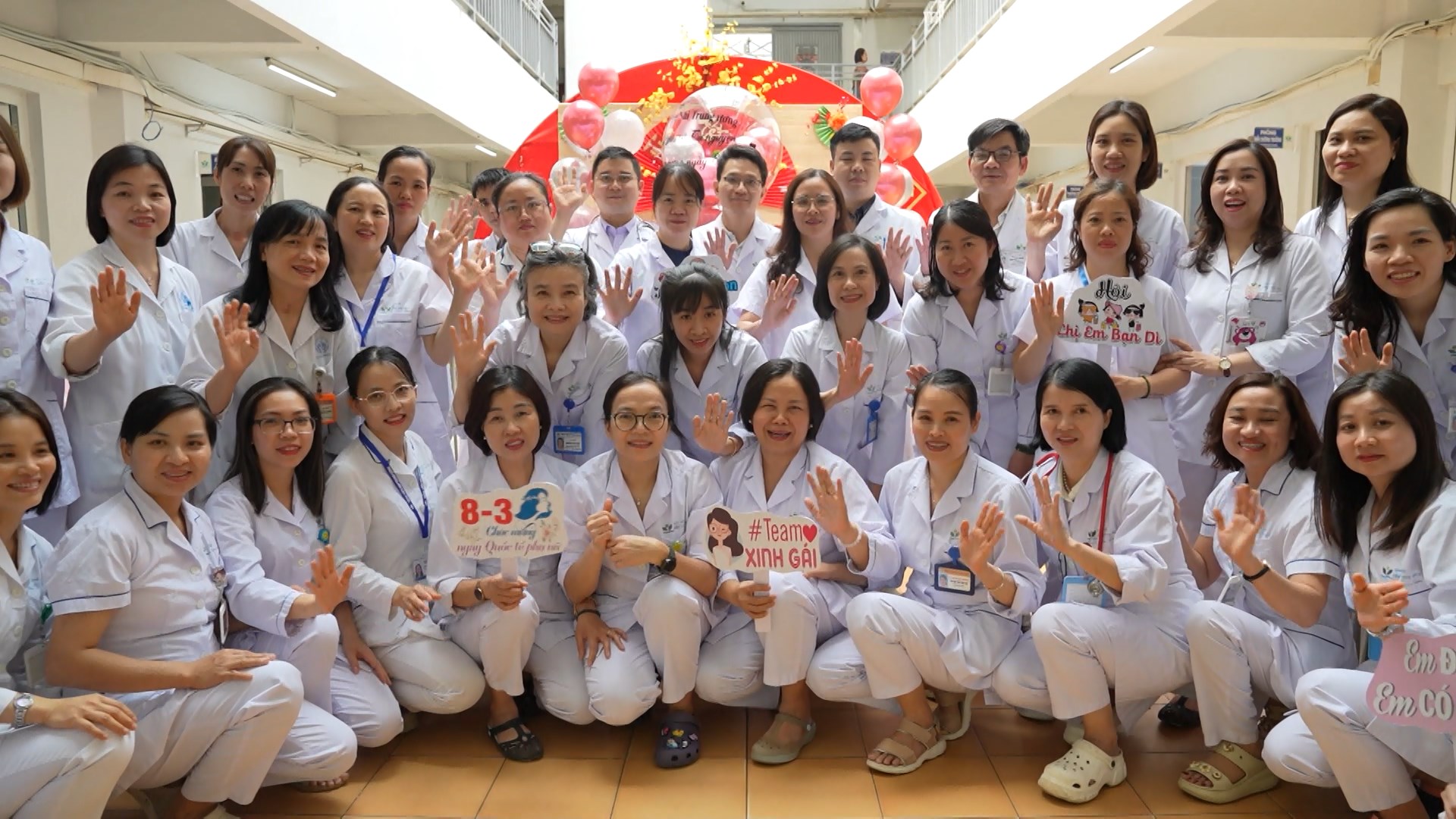 8/3 cho nữ thầy thuốc Bệnh viện Nhi Trung ương