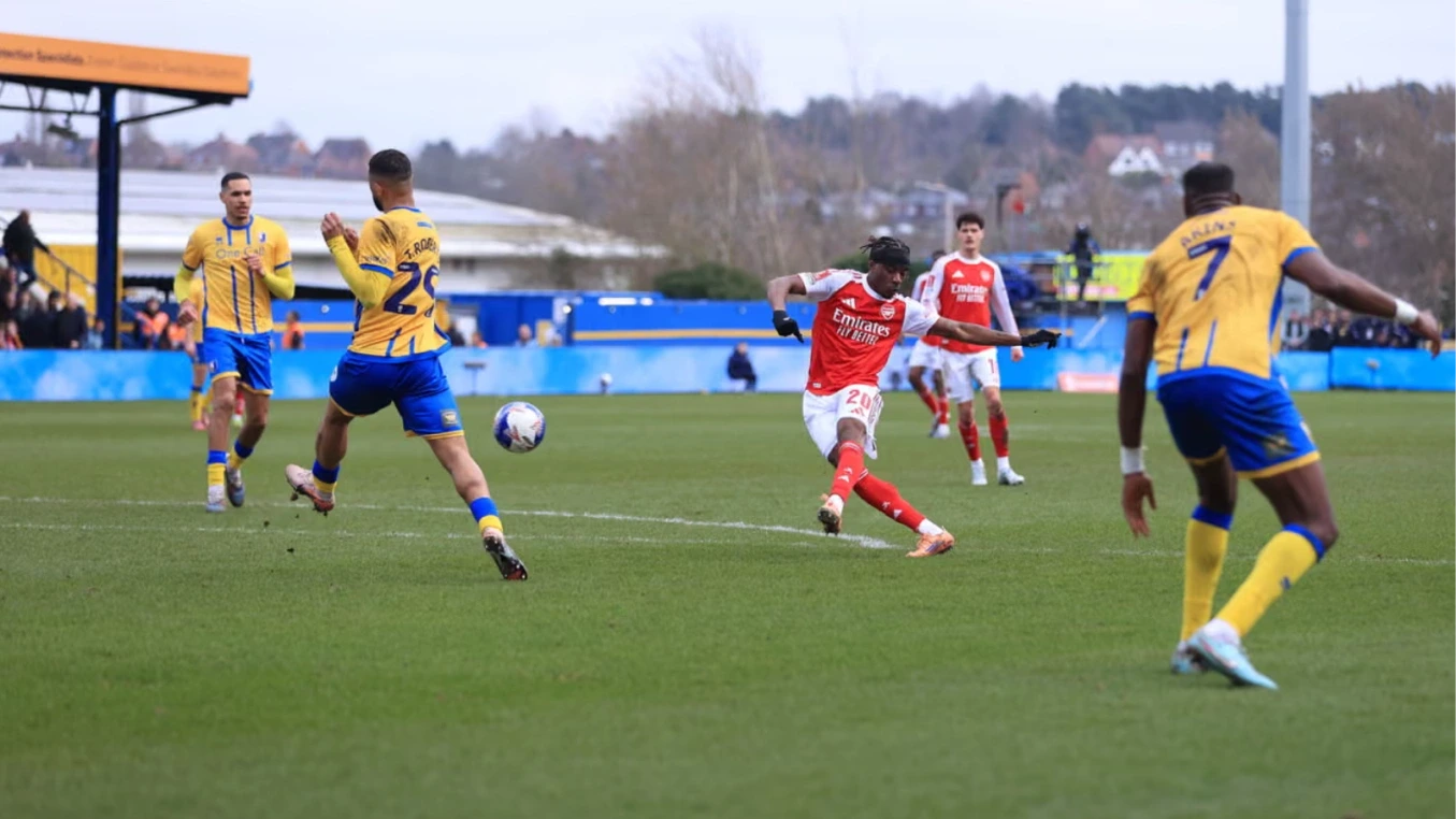 Arsenal thẳng tiến vào tứ kết FA Cup