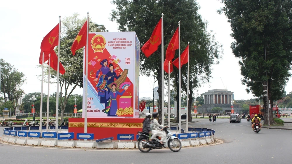 Hà Nội rực rỡ trước ngày hội non sông