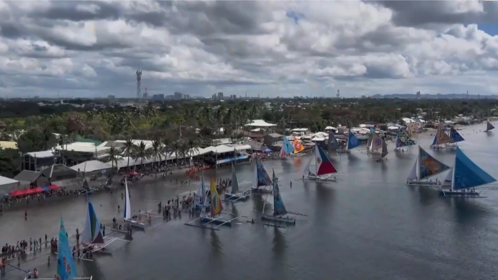 Lễ hội đua thuyền Iloilo Paraw Regatta tại Philippines