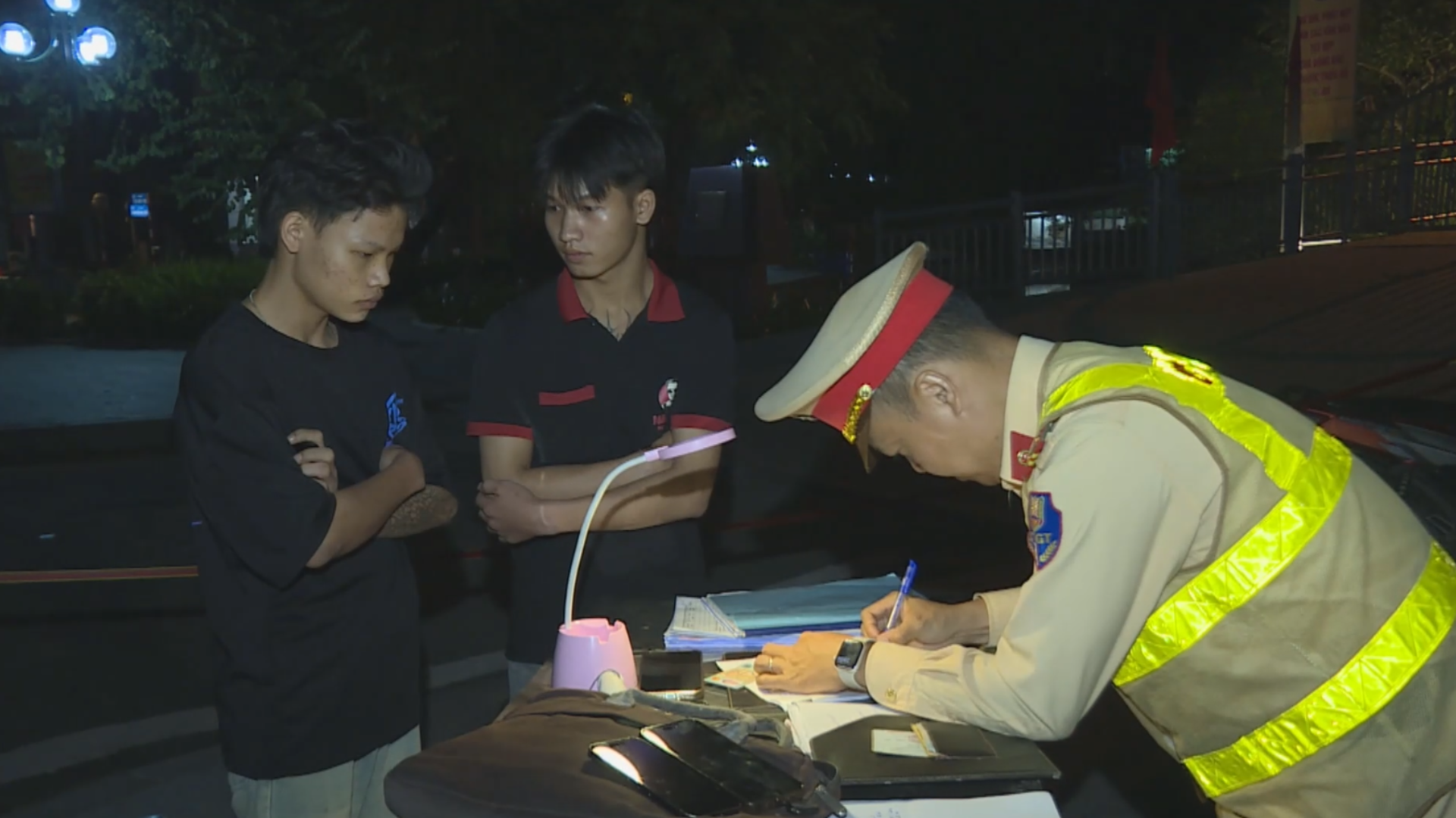 Xử lý nghiêm thanh, thiếu niên gây rối trật tự đô thị