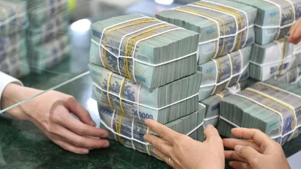 Lãi suất tiền gửi vượt 9%/năm