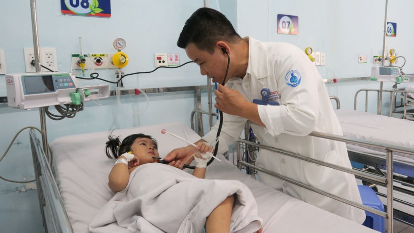 Đảm bảo nguồn lực ứng phó dịch tay chân miệng gia tăng