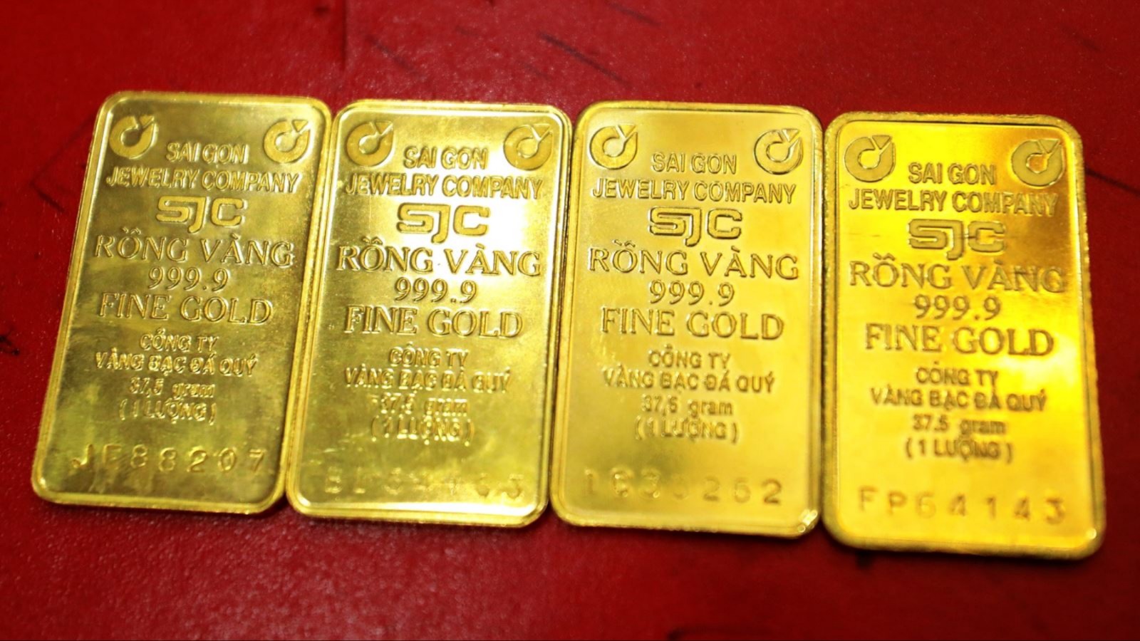 Giá vàng, bạc đồng loạt tăng mạnh