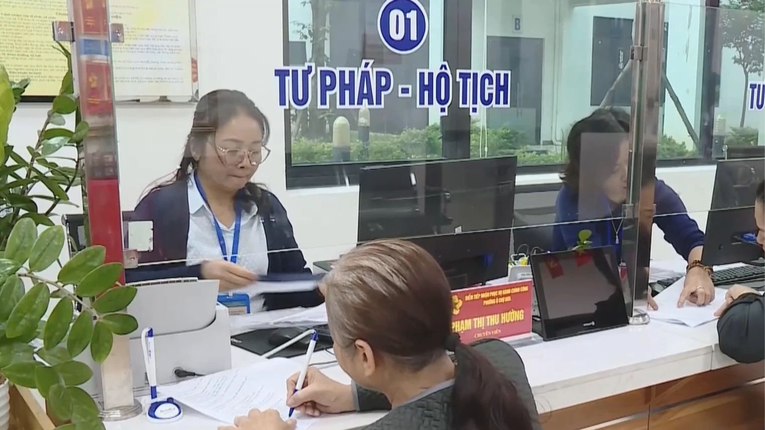 Hà Nội: Ủy quyền 636 TTHC, giải phóng 32 triệu giờ lao động