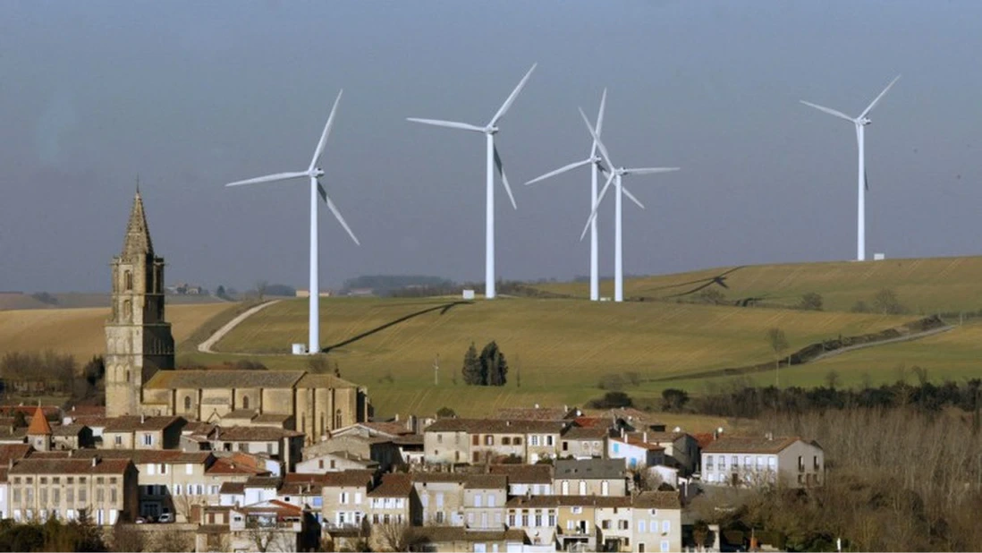 Xung đột Trung Đông thúc đẩy chuyển đổi năng lượng sạch