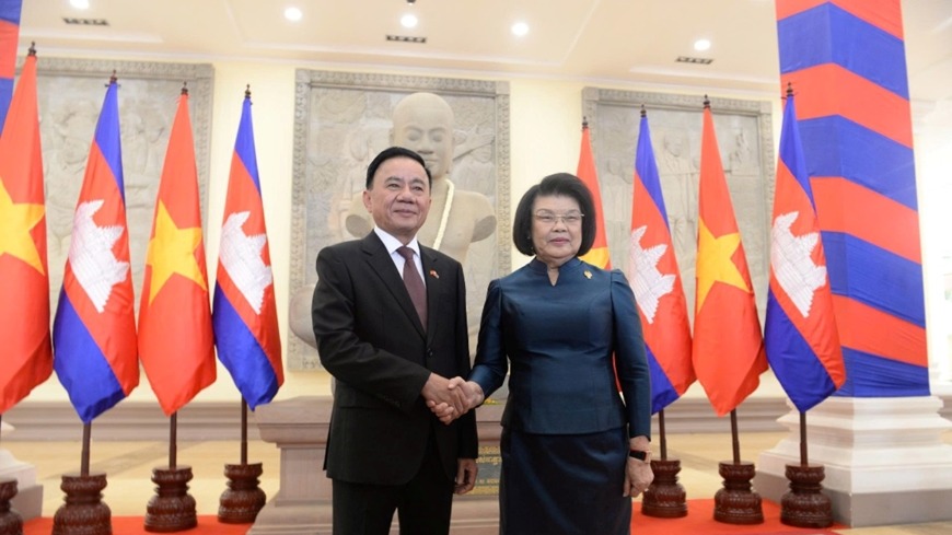 Thường trực Ban Bí thư Trần Cẩm Tú hội kiến Chủ tịch Quốc hội Campuchia