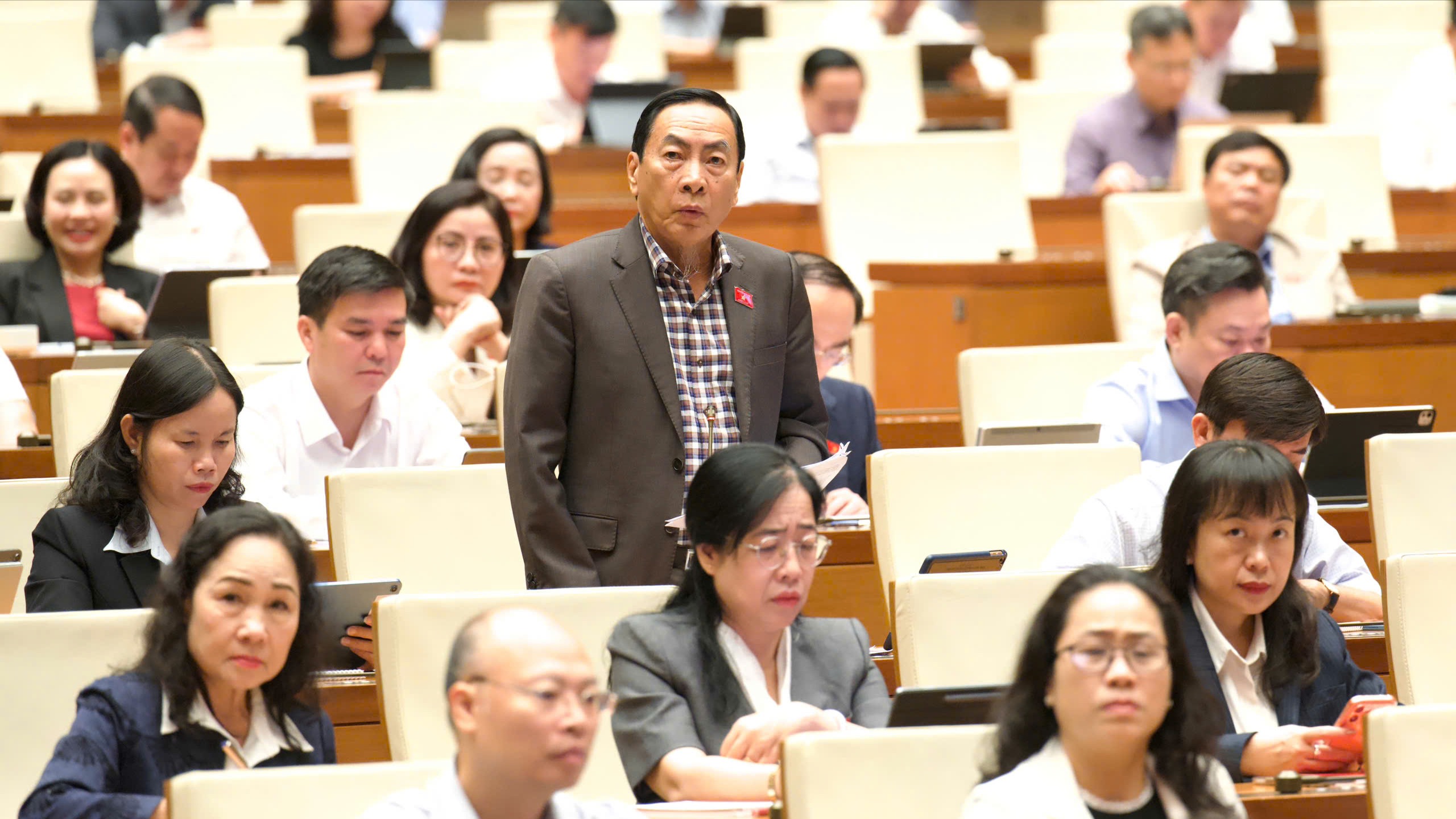 Đề xuất công chứng 'từ xa', cắt giảm thủ tục mang tính 'giấy phép con'