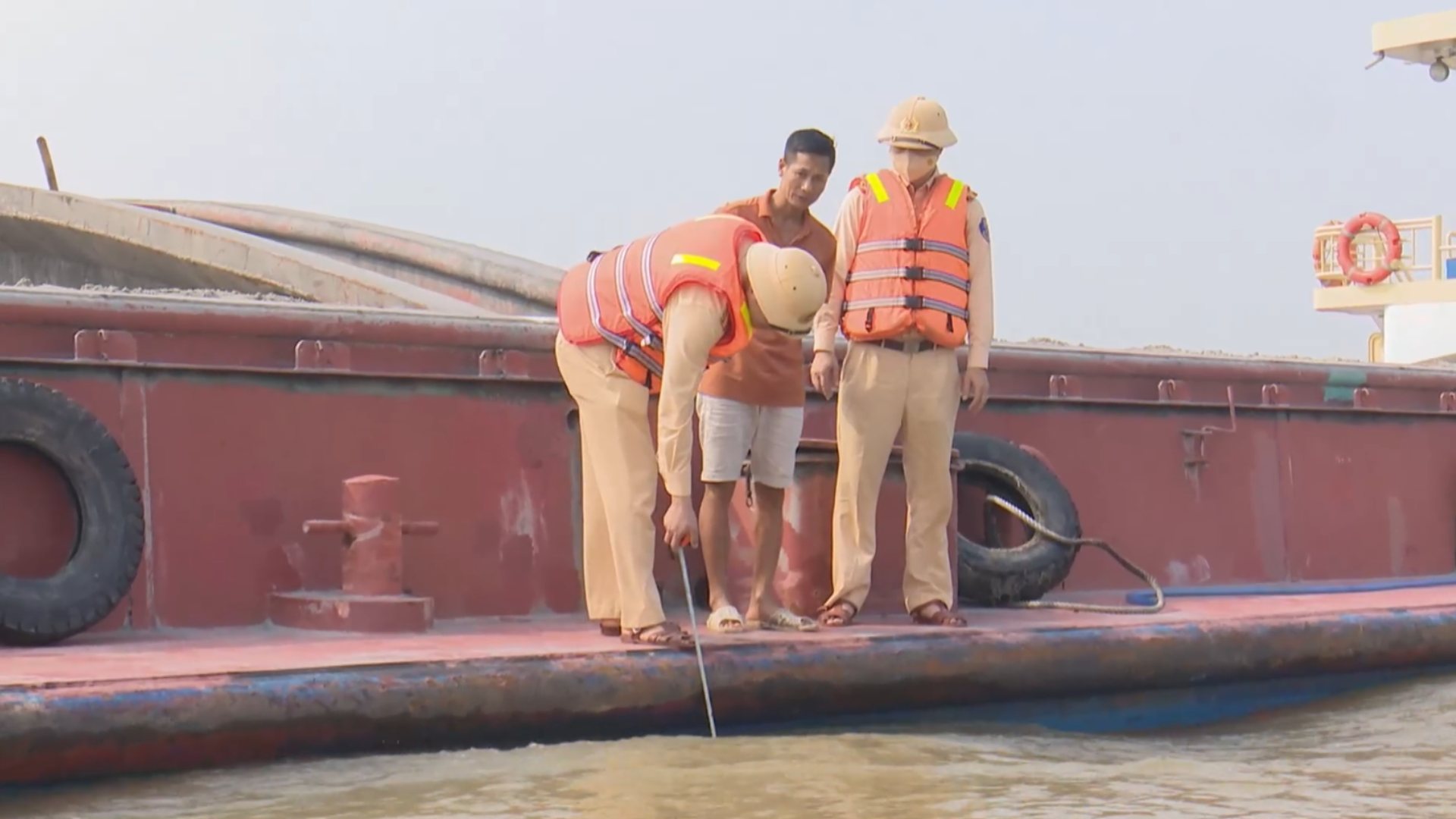 Hà Nội siết chặt quản lý, đảm bảo ATGT đường thuỷ